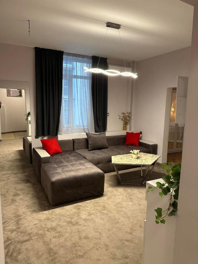 Luxury Apartment With Jacuzzi София Экстерьер фото